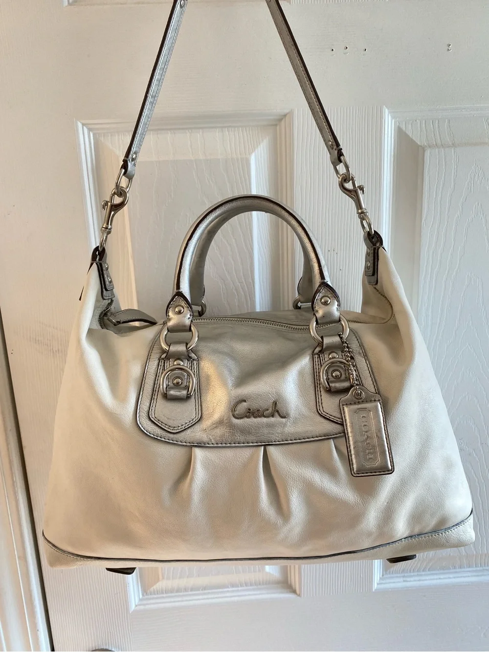 Vintage COACH Ashley F15447 Large bag great condition clean interior